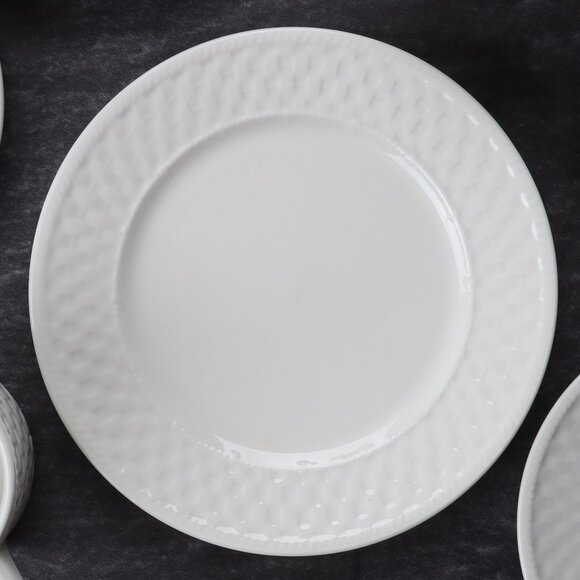 Oneida Casual Settings Basket Weave Salad Plate and Flat Cup & Saucer Set of 4 - Picture 4 of 10